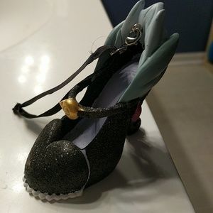 Ursula Shoe Ornament